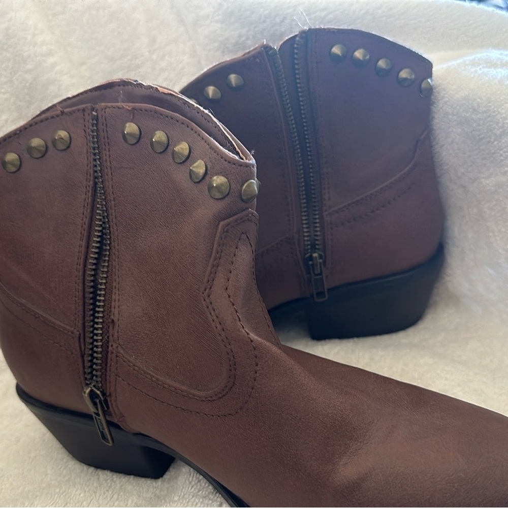 Mossimo Supply Cowboy Boots Size 9